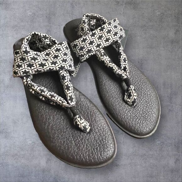 Sanuk Womens Yoga Sling Black White‎ Printed Straps Sandals Flip Flop Size 10 - Picture 1 of 8